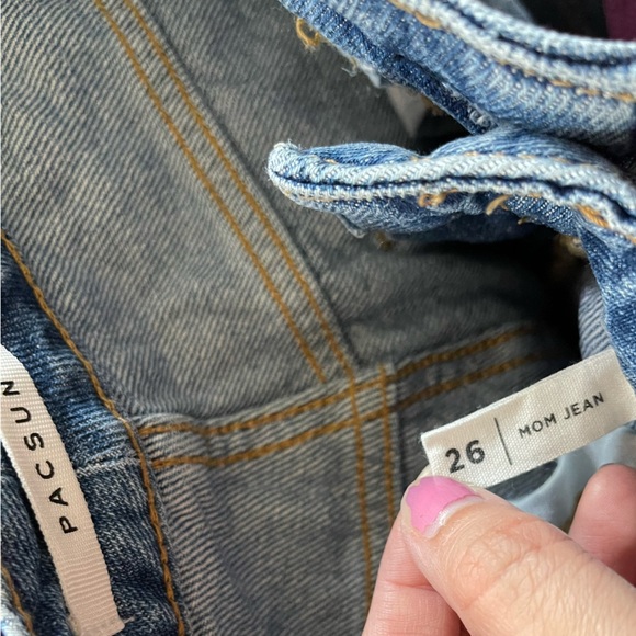 Pacsun| Mom Jean, Rigid/Structured Wash, High Waisted—Size 26••• - Picture 7 of 11